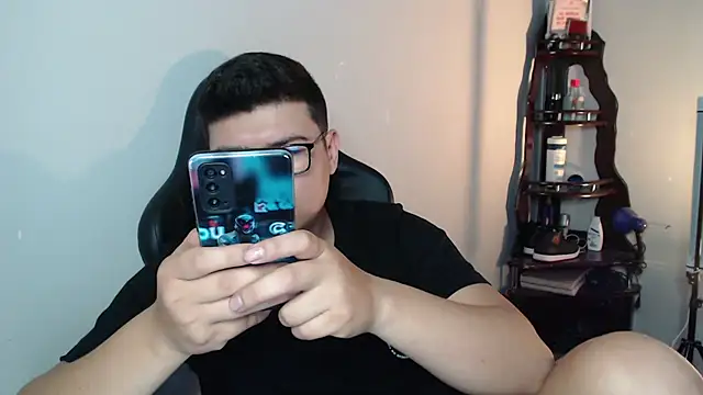 Plug Control online show from February 12, 2026, 6:29 pm