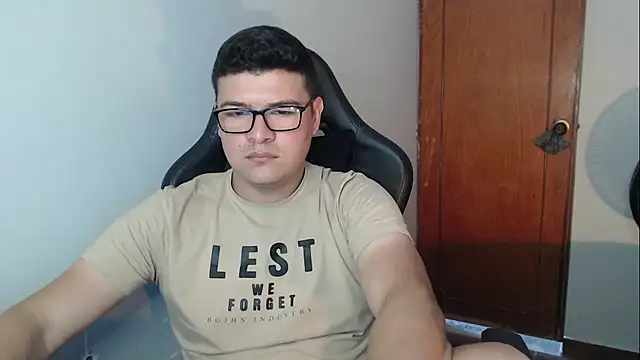 Plug Control online show from December 17, 2025, 7:08 pm