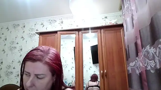 Snapshot of SophieNightAh chatting on April 19, 2026, 6:10 pm SophieNightAh online show from April 19, 2026, 6:10 pm