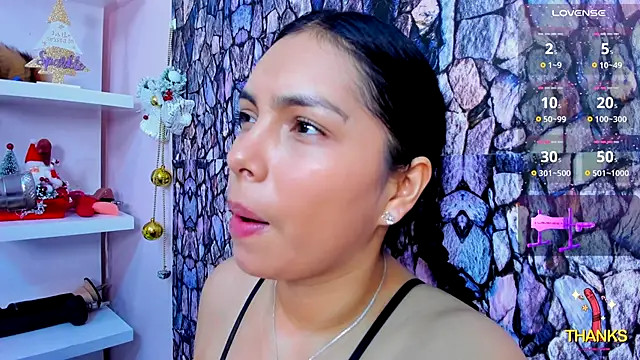 Snapshot of evelinn_belen chatting on December 2, 2025, 12:18 pm evelinn belen online show from December 2, 2025, 12:18 pm