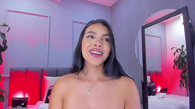 Elisa castrillon online show from December 4, 2025, 8:19 pm