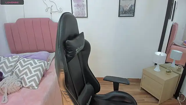 Snapshot of Amy_joones chatting on November 20, 2025, 12:39 pm Amy joones online show from November 20, 2025, 12:39 pm