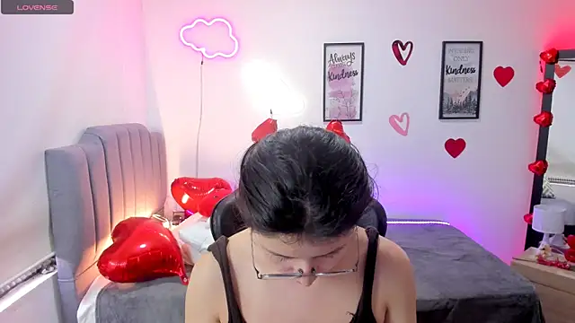 Amy joones online show from February 17, 2025, 1:22 pm