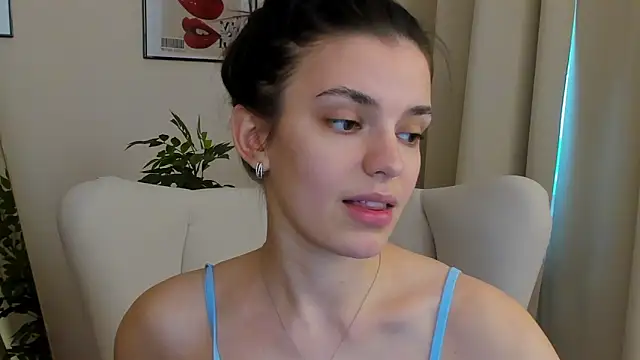 SuzyJamess online show from February 22, 2025, 5:23 am