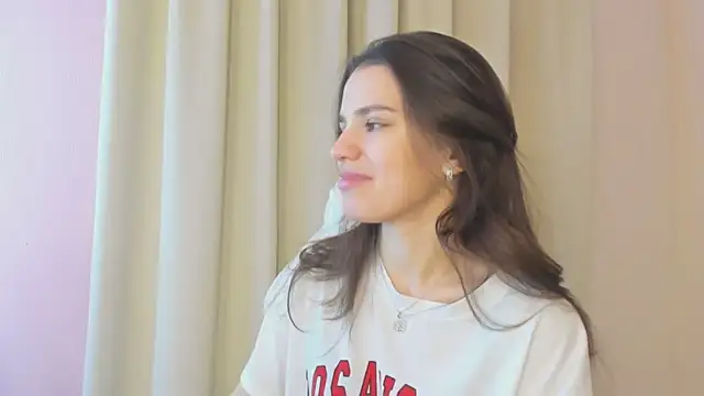 SuzyJamess online show from December 12, 2024, 2:15 am