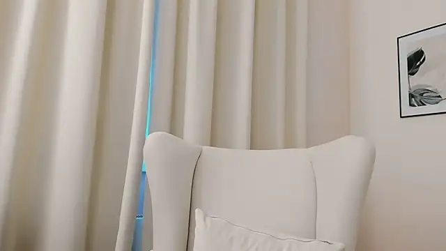 SuzyJamess online show from December 31, 2024, 5:55 am