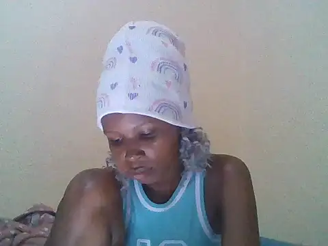 Snapshot of CharlotteDee chatting on November 2, 2025, 6:07 am CharlotteDee online show from November 2, 2025, 6:07 am