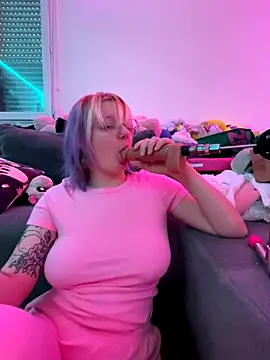 Snapshot of LaskaLeRoomba chatting on December 3, 2025, 1:54 pm LaskaLeRoomba online show from December 3, 2025, 1:54 pm