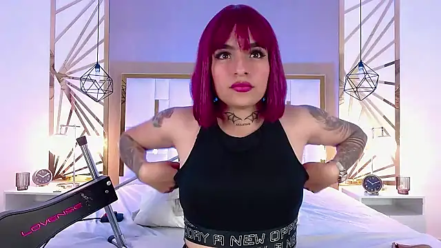 Snapshot of valeriee_millerr_ chatting on January 24, 2025, 5:21 pm valeriee millerr online show from January 24, 2025, 5:21 pm