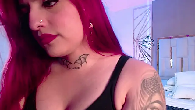 Snapshot of valeriee_millerr_ chatting on March 3, 2025, 6:24 pm valeriee millerr online show from March 3, 2025, 6:24 pm