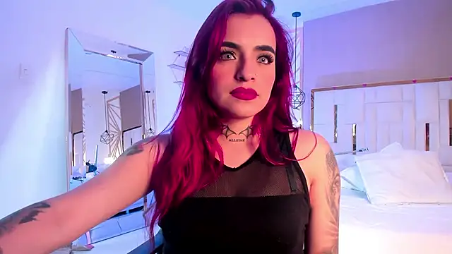Snapshot of valeriee_millerr_ chatting on March 13, 2025, 6:23 pm valeriee millerr online show from March 13, 2025, 6:23 pm