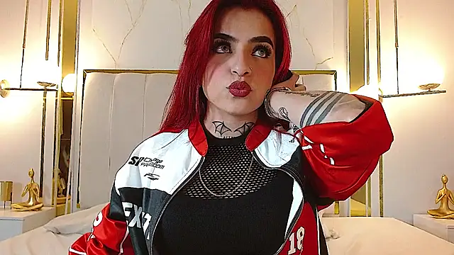 Snapshot of valeriee_millerr_ chatting on February 12, 2025, 6:19 pm valeriee millerr online show from February 12, 2025, 6:19 pm
