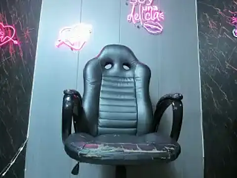 china black  online show from January 17, 2025, 3:00 pm