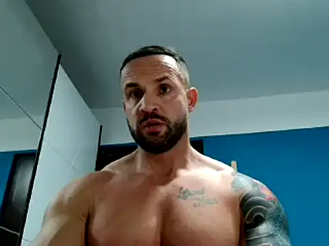 Magnificmuscles89 online show from February 3, 2025, 2:13 pm