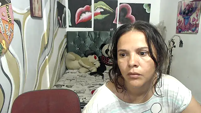 manzanahot9 online show from June 26, 2026, 12:11 pm