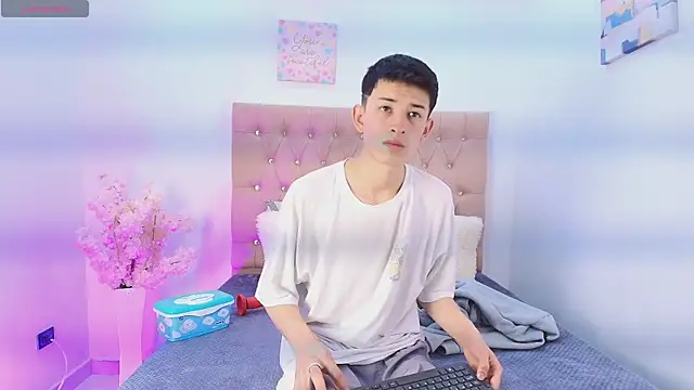 MaikCarver online show from September 9, 2025, 12:47 pm