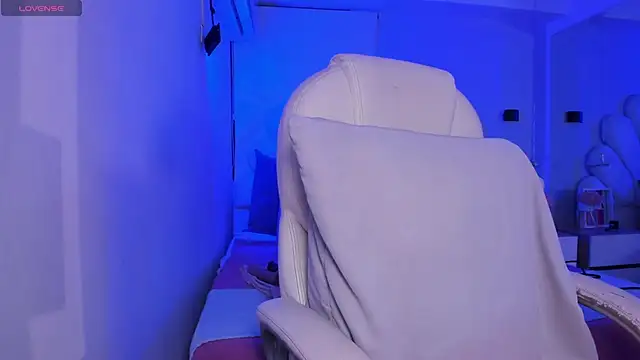 kitty roouse online show from January 13, 2026, 3:10 am