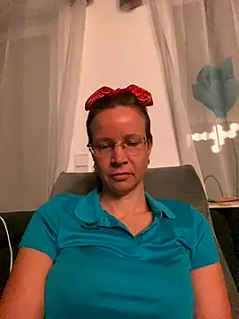 AnnikaRose online show from November 27, 2025, 6:47 am