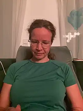 AnnikaRose online show from December 17, 2025, 6:51 am