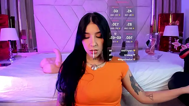 Leiaa  online show from December 14, 2025, 6:41 am