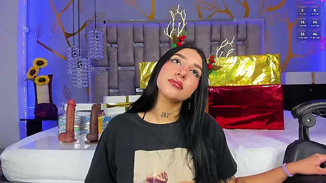 Snapshot of Leiaa_ chatting on December 18, 2024, 12:10 am Leiaa online show from December 18, 2024, 12:10 am