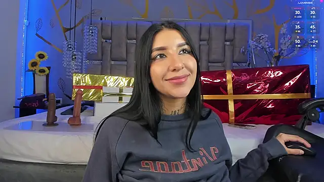 Snapshot of Leiaa_ chatting on December 21, 2024, 5:25 am Leiaa online show from December 21, 2024, 5:25 am