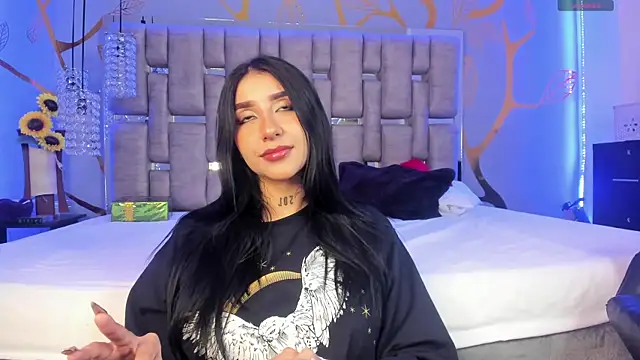Snapshot of Leiaa_ chatting on January 4, 2025, 11:59 pm Leiaa online show from January 4, 2025, 11:59 pm