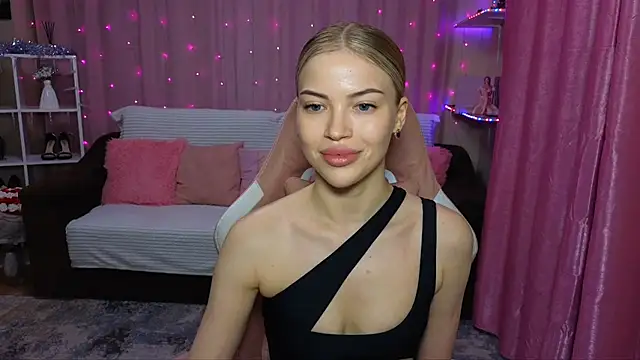 Snapshot of EmmyMills chatting on December 1, 2024, 5:07 pm EmmyMills online show from December 1, 2024, 5:07 pm