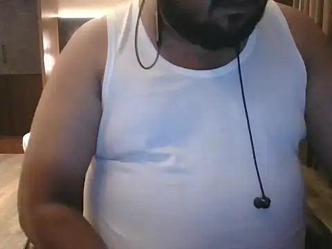 Hunk-Hand6 online show from October 9, 2025, 1:55 pm