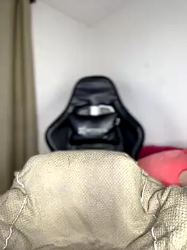 Miaa love6969 online show from October 18, 2025, 11:29 pm