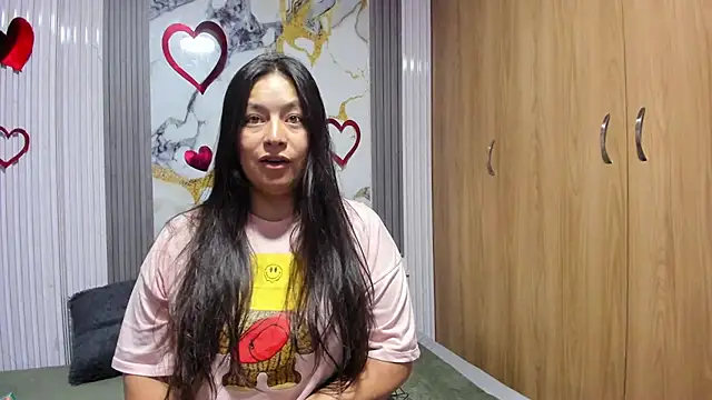 Snapshot of monickhot303av chatting on February 15, 2026, 11:42 am monickhot303av online show from February 15, 2026, 11:42 am