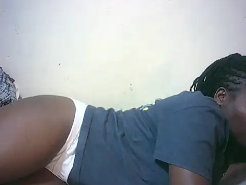 Snapshot of ebony_valleria chatting on November 5, 2025, 4:59 am ebony valleria online show from November 5, 2025, 4:59 am