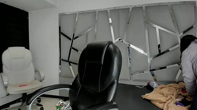 Catherinee69 x online show from October 13, 2025, 4:47 am