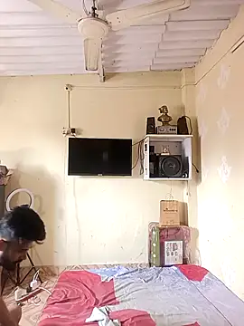 saggy1218 online show from April 18, 2026, 9:11 am