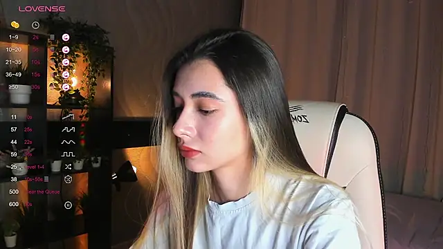 DarlaLike online show from December 3, 2025, 3:29 am