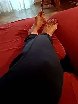 Sexyhousewife1975 online show from January 16, 2025, 7:38 am