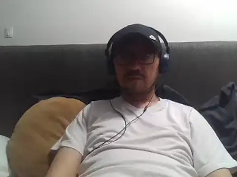 Diptongo online show from March 21, 2025, 3:44 am