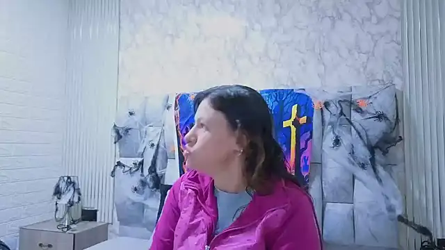 charlotte  G online show from October 24, 2025, 11:09 am