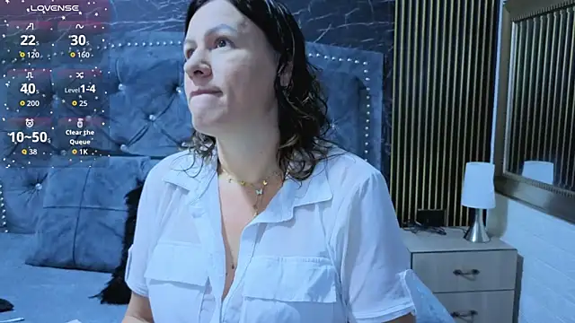 charlotte  G online show from November 28, 2025, 9:53 am