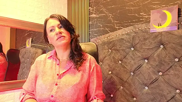 Snapshot of charlotte__G chatting on June 1, 2026, 11:32 am charlotte G online show from June 1, 2026, 11:32 am