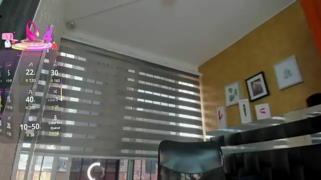 charlotte  G online show from March 12, 2025, 12:36 pm