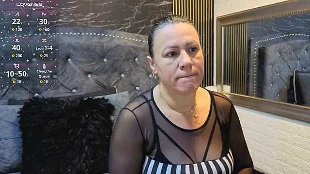 charlotte  G online show from November 22, 2025, 11:20 am