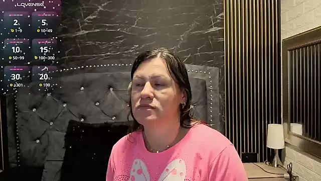 charlotte  G online show from November 23, 2025, 8:46 am