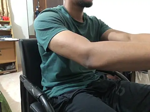 Snapshot of Zeuhorny chatting on November 17, 2025, 10:03 pm Zeuhorny online show from November 17, 2025, 10:03 pm