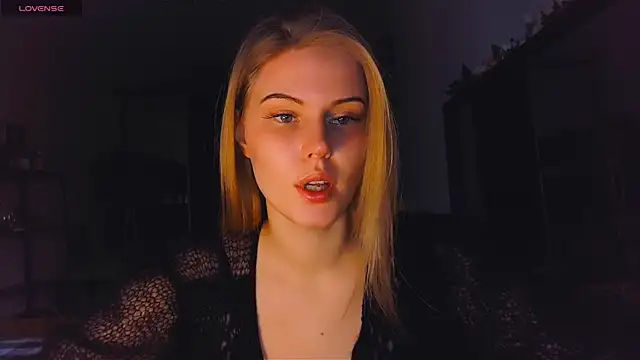 VoluptuousDreams online show from March 2, 2025, 2:15 pm