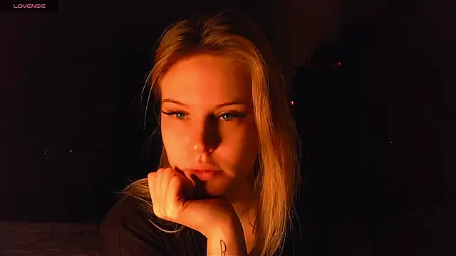 VoluptuousDreams online show from January 26, 2025, 8:34 pm