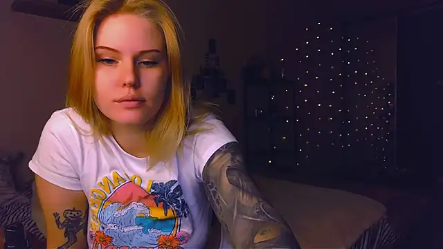 VoluptuousDreams online show from December 9, 2024, 1:24 pm