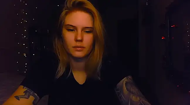 VoluptuousDreams online show from December 16, 2024, 6:27 pm