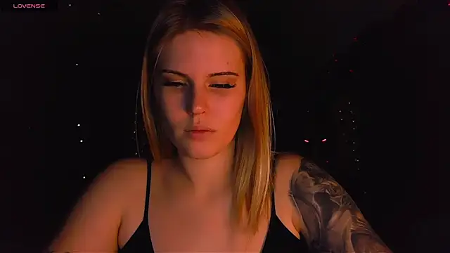 VoluptuousDreams online show from January 17, 2025, 3:11 pm