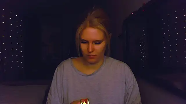 VoluptuousDreams online show from December 6, 2024, 2:33 pm